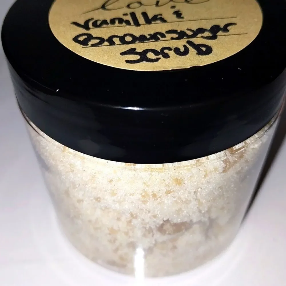 Hand crafted Vanilla Brown sugar emulsified sugar scrub 6oz